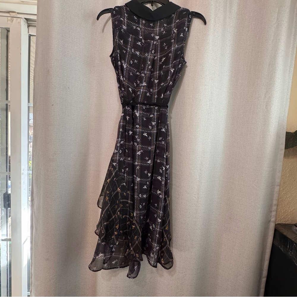 Vera wang Navy plaid floral midi flowy dress with button chest - Picture 4 of 4